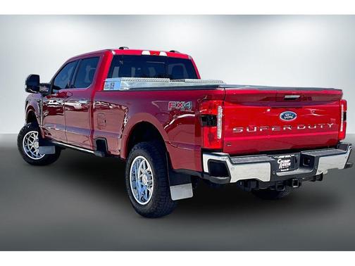 Rapid Red Metallic Tinted Clearcoat 2023 Ford F-350 Lariat