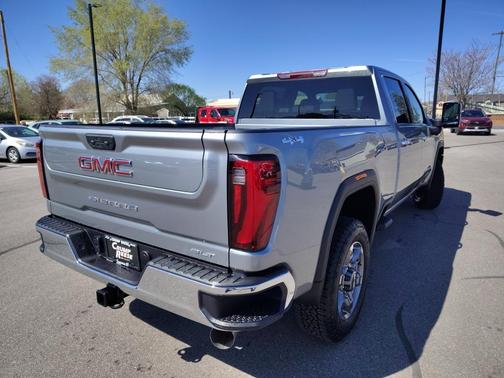 2025 GMC Sierra 3500 SLT