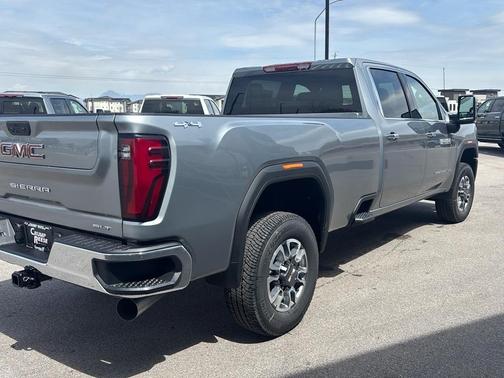 2025 GMC Sierra 3500 SLT