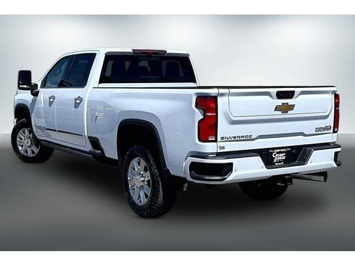 Polar White Tricoat 2026 Chevrolet Silverado 3500 High Country