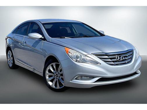 Radiant Silver Metallic 2013 Hyundai SONATA SE