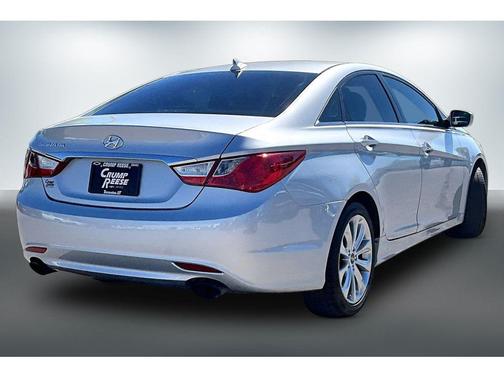 Radiant Silver Metallic 2013 Hyundai SONATA SE