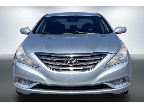 Radiant Silver Metallic 2013 Hyundai SONATA SE