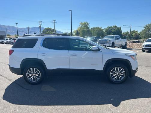 2018 GMC Acadia SLE-2