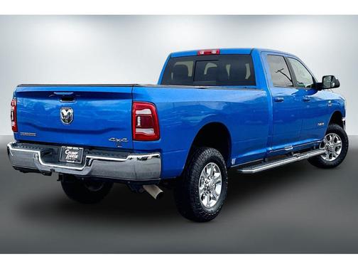 2022 RAM 2500 Big Horn Crew Cab 4x4 8' Box