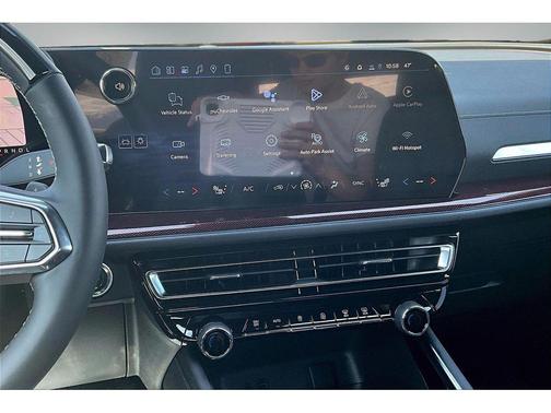 Polar White Tricoat 2026 Chevrolet Traverse AWD Z71