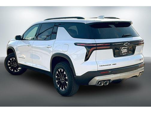 Polar White Tricoat 2026 Chevrolet Traverse AWD Z71