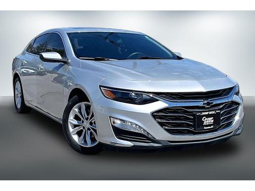 Silver Ice Metallic 2019 Chevrolet Malibu LT