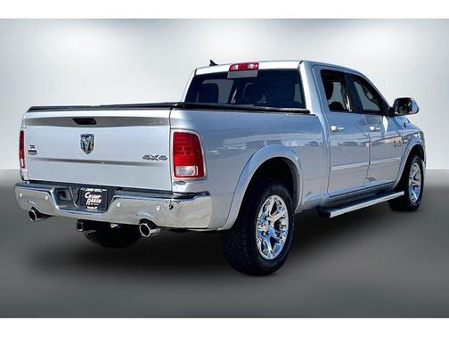 Bright Silver Metallic Clearcoat 2017 RAM 1500 Laramie