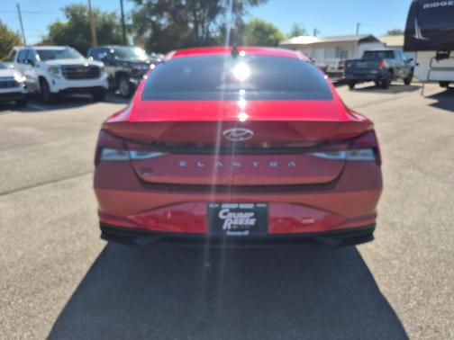2022 Hyundai ELANTRA SEL