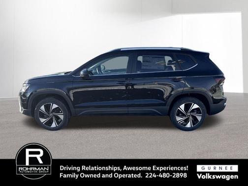 Deep Black Pearl Effect 2026 Volkswagen Taos 1.5T SE