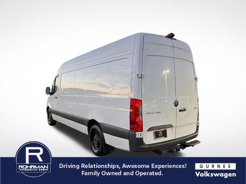 Arctic White 2025 Mercedes-Benz Sprinter 2500 170 WB
