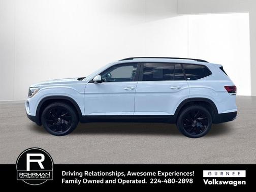 Pure White 2024 Volkswagen Atlas 2.0T SE