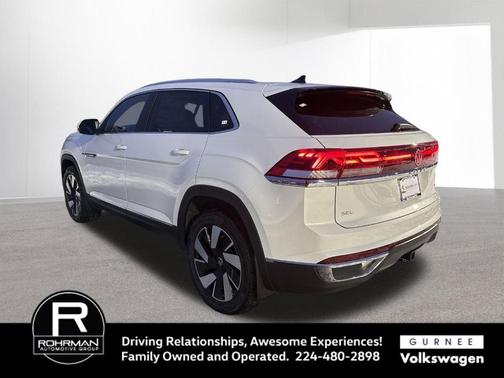 Opal White Pearl 2026 Volkswagen Atlas Cross Sport 2.0T SEL