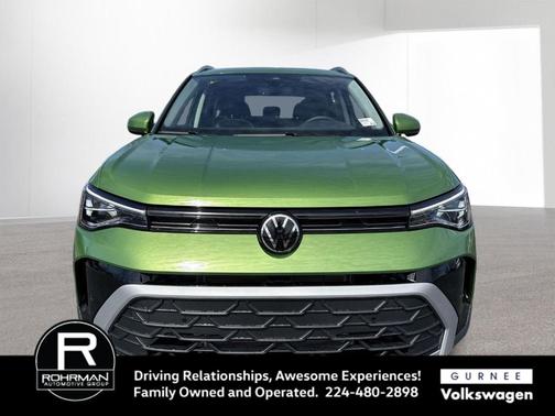 Bright Moss Green 2025 Volkswagen Taos 1.5T SE