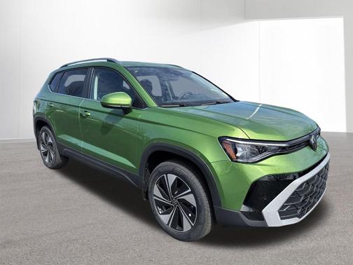 Bright Moss Green 2025 Volkswagen Taos 1.5T SE