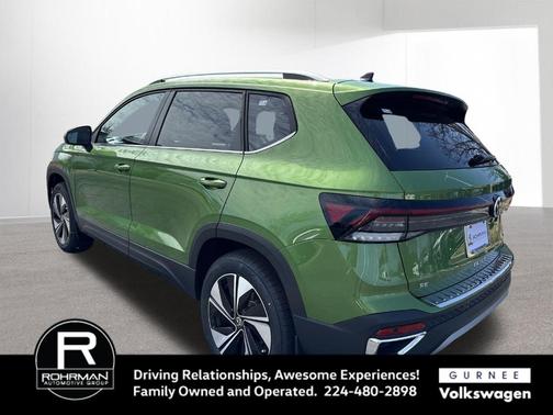 Bright Moss Green 2025 Volkswagen Taos 1.5T SE