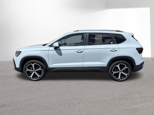 Alpine Grey 2025 Volkswagen Taos 1.5T SEL