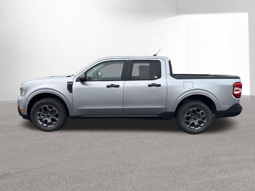 Silver Metallic 2022 Ford Maverick XLT