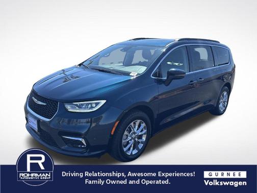 Fathom Blue Pearlcoat 2022 Chrysler Pacifica Touring-L