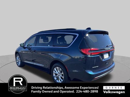Fathom Blue Pearlcoat 2022 Chrysler Pacifica Touring-L