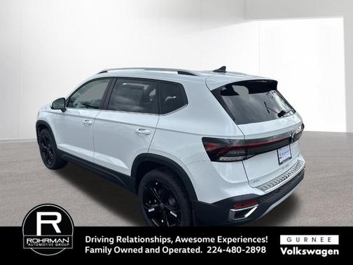 Pure White 2025 Volkswagen Taos 1.5T SEL