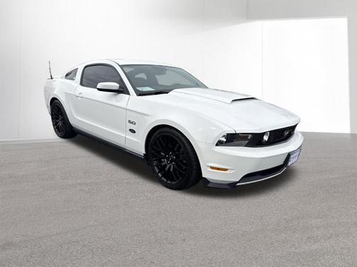 Performance White 2012 Ford Mustang GT Premium