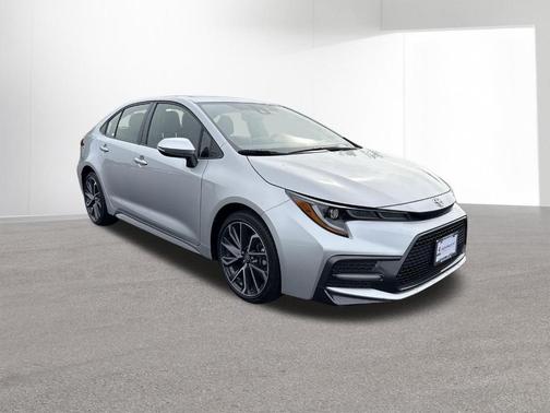 Classic Silver Metallic 2022 Toyota Corolla XSE