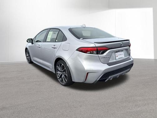 Classic Silver Metallic 2022 Toyota Corolla XSE