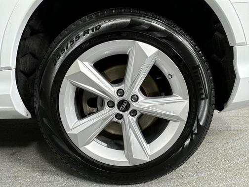2022 Audi Q7 55 Premium