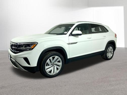 Pure White 2022 Volkswagen Atlas Cross Sport 3.6L V6 SE w/Technology