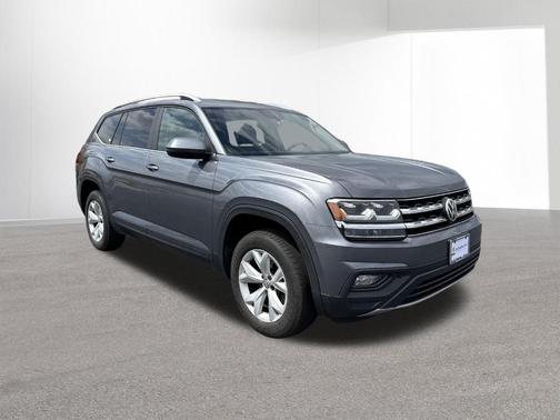 Platinum Gray Metallic 2019 Volkswagen Atlas 3.6L SE