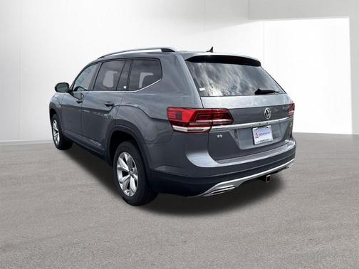 Platinum Gray Metallic 2019 Volkswagen Atlas 3.6L SE