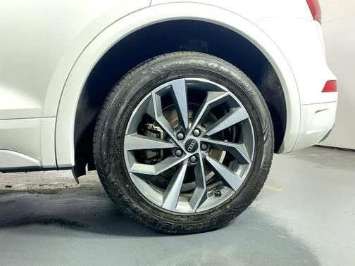 2022 Audi Q5 45 S line Premium Plus