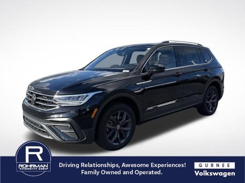 Deep Black Pearl Effect 2023 Volkswagen Tiguan 2.0T SE