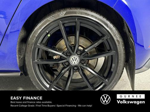 2019 Volkswagen Golf R 2.0T w/DCC & Navigation