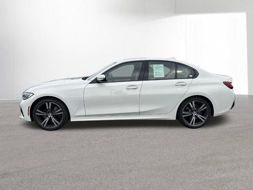 Alpine White 2022 BMW 330 i xDrive