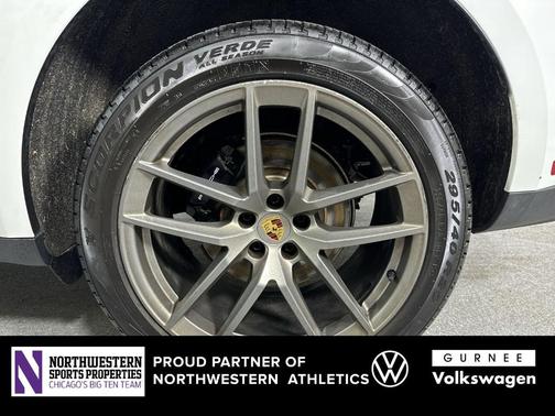 2023 Porsche Macan Base
