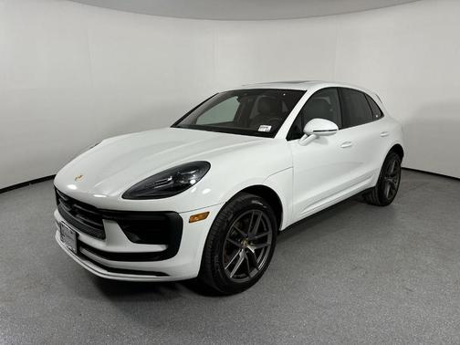 2023 Porsche Macan Base