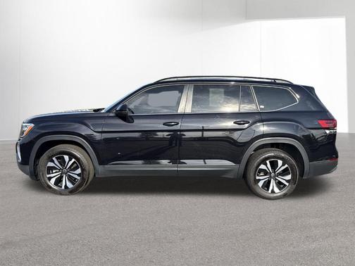 Deep Black Pearl 2025 Volkswagen Atlas 2.0T SE