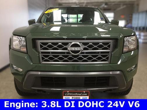 2023 Nissan Frontier SV