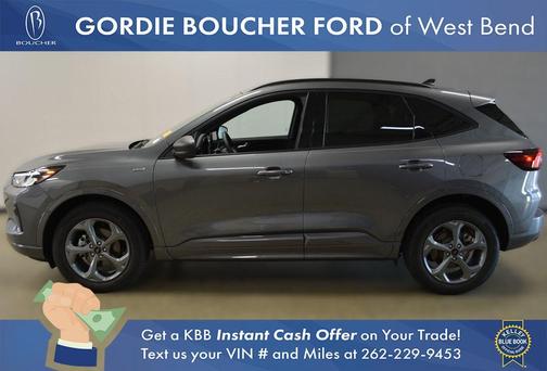 Carbonized Gray Metallic 2024 Ford Escape ST-Line