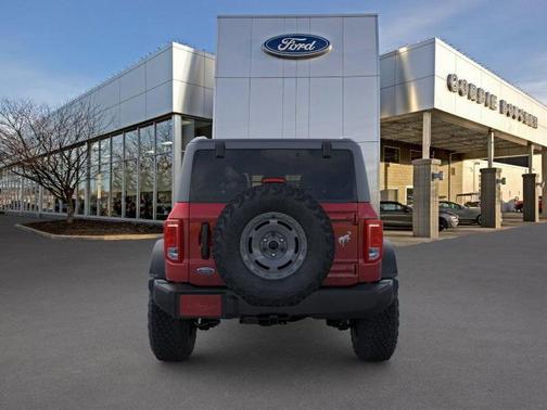 2025 Ford Bronco Base