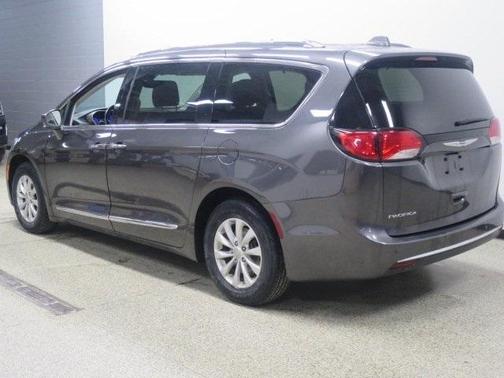 2019 Chrysler Pacifica Touring-L