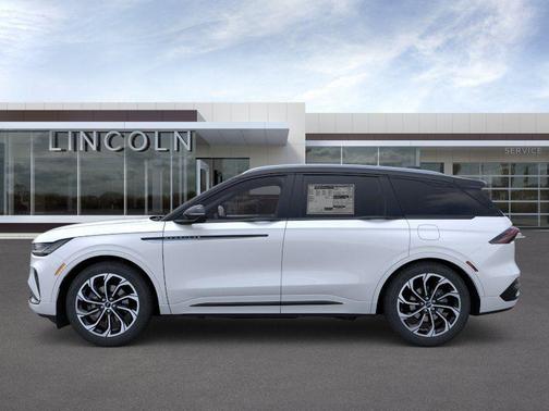 White Platinum Clearcoat Metallic 2026 Lincoln Nautilus Reserve
