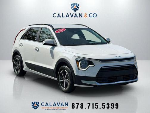 Snow White Pearl 2025 Kia Niro EX