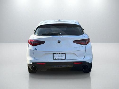 2023 Alfa Romeo Stelvio Sprint