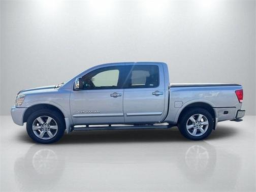 2011 Nissan Titan SV