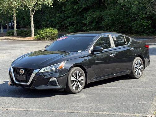 Black 2022 Nissan Altima 2.5 SV