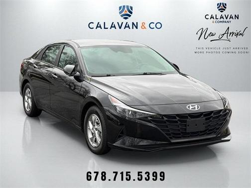 2022 Hyundai ELANTRA SE